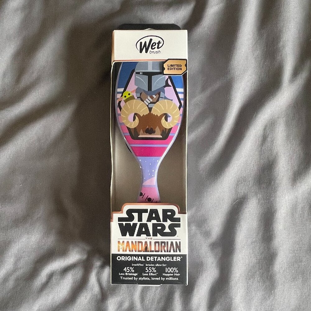 NEW Disney Star Wars The Mandalorian Wet Brush